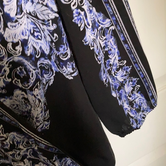 White House Black Market Top - Picture 4 of 4